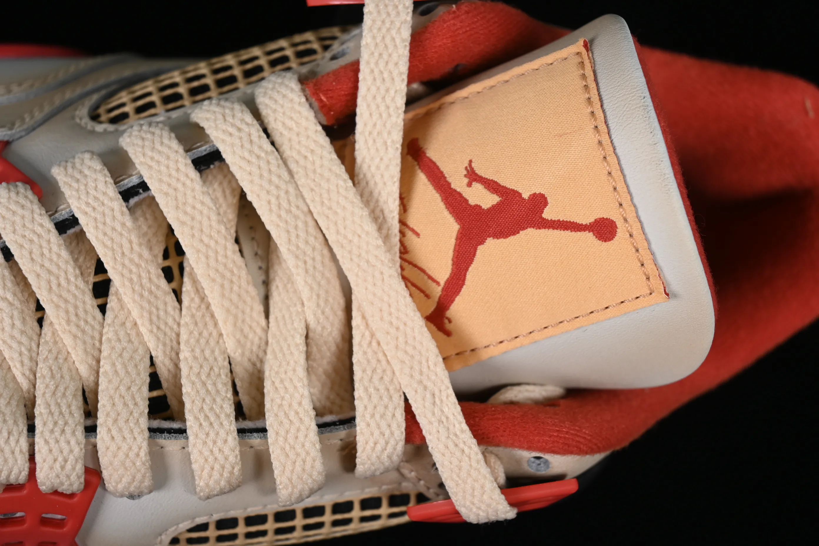 All Categories Air Jordan Jordan Series Basketball Shoes Air Jordan 4 Charizard x Jordan Air Jordan 4 Retro AJ4 Joe 4 Charizard Joint Customized Basketball Shoes AQ9129-105